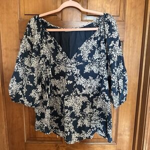 Abercrombie & Fitch Women's Floral Navy Blue & White Blouse Puff Sleeves Size XL